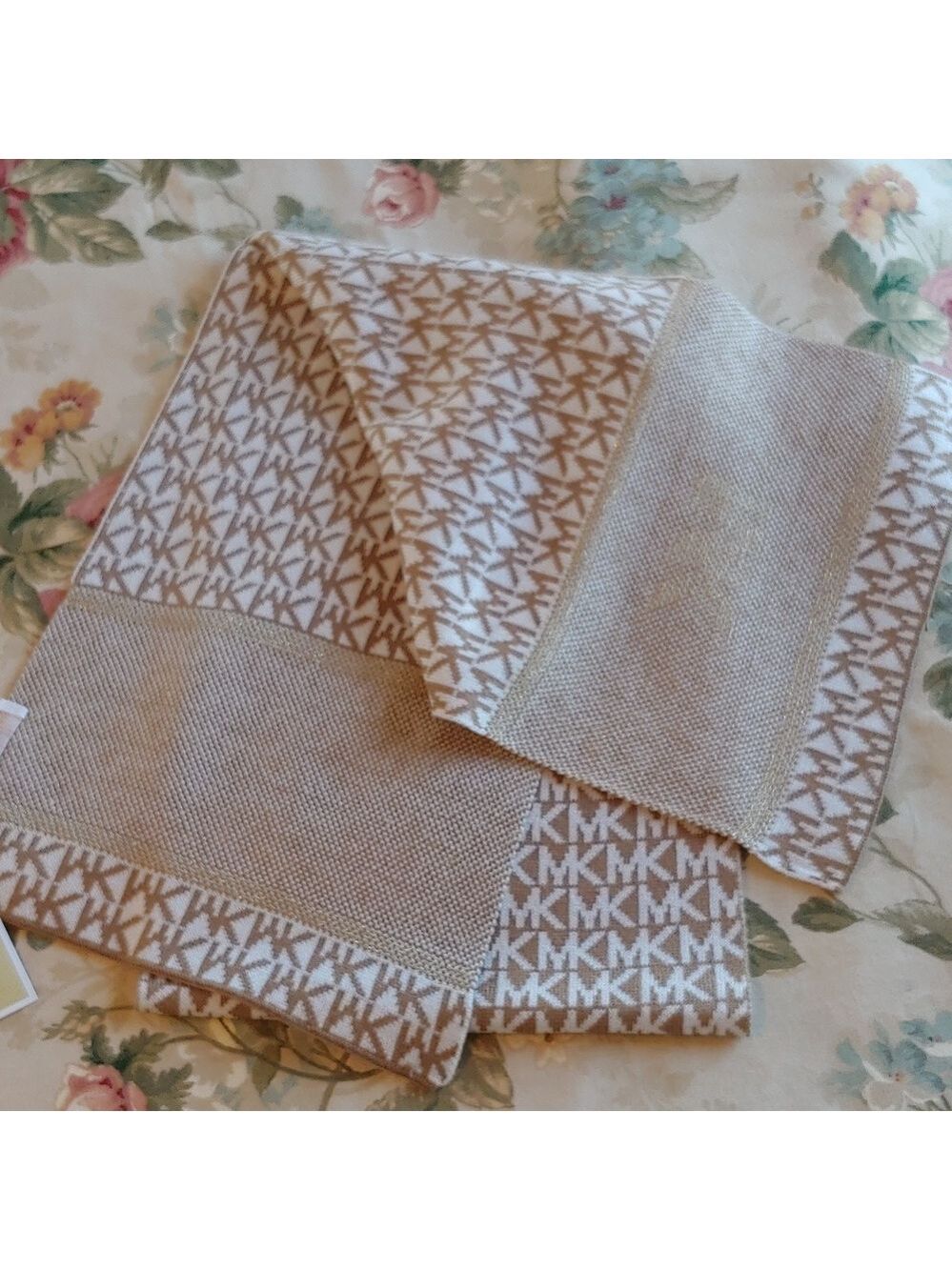 Michael Kors Signature Women's Knit Scarf in Tan & Cream Metallic Accents NWT - Picture 10 of 13